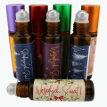 Zestaw 8x buteleczek roll-on 10 ml amber z kolorowymi nakrętkami i świątecznymi naklejkami w pudełku (8).png