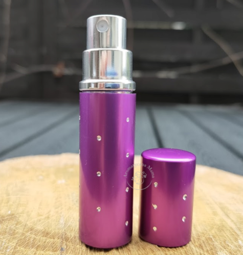 atomizer podróżny na perfumy, szklany pojemniczek w aluminiowej obudowie fioletowy lawendowy z kryształkami, pojemność: 5ml.PNG