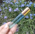 Rollon-10ml-niebieski-zlota-zakretka02.JPG